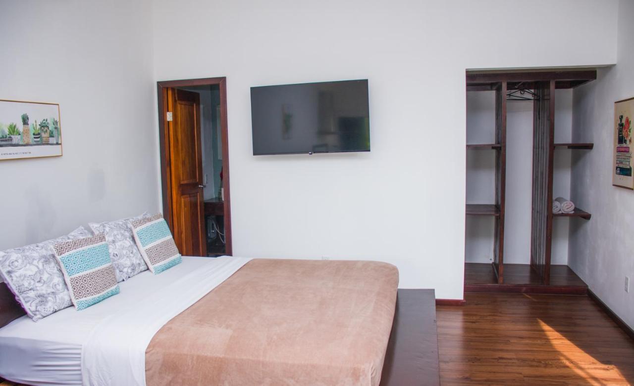 Chango'S Apartments Bocas del Toro Exterior photo