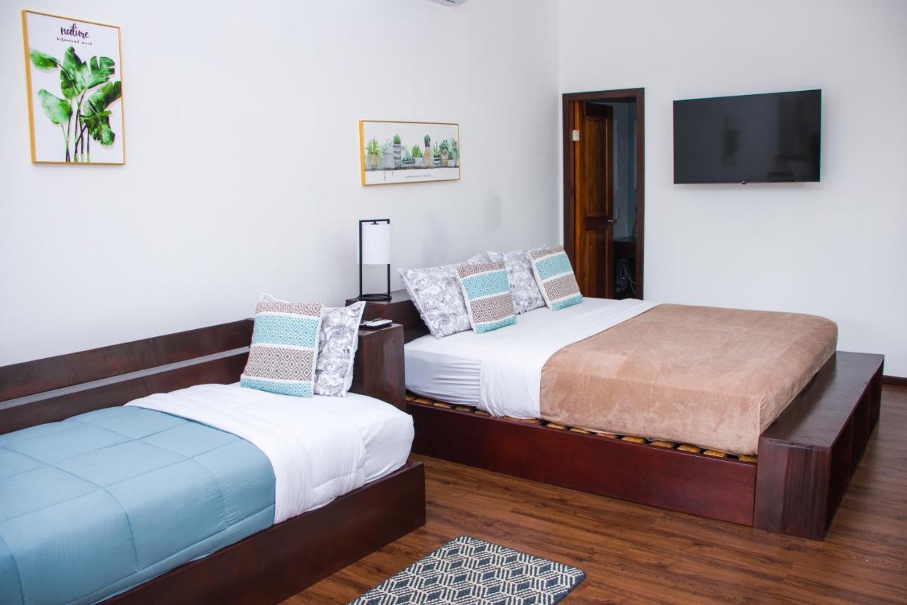 Chango'S Apartments Bocas del Toro Exterior photo
