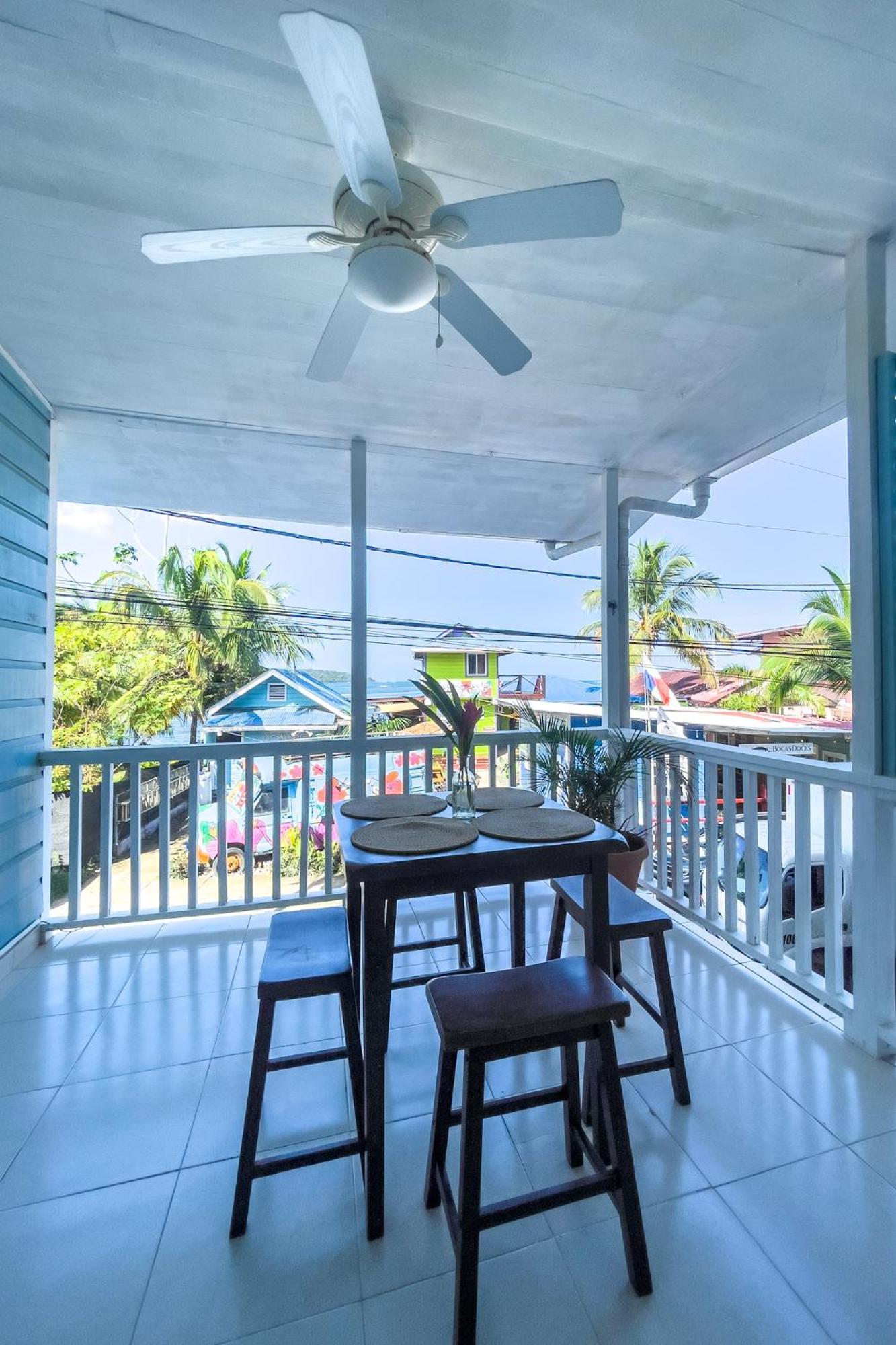 Chango'S Apartments Bocas del Toro Exterior photo